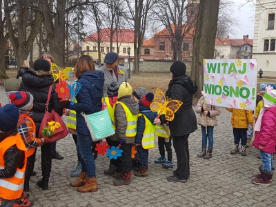 Przedszkolaki przywitały wiosnę - zdjęcie15