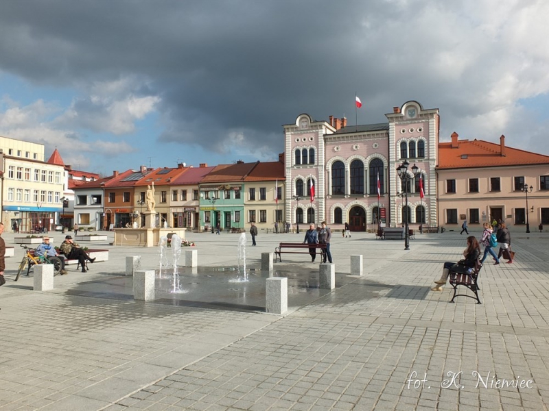 Godziny pracy UM w Wielki Piątek