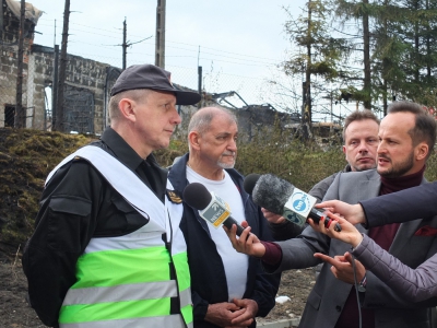 Pożar składu z chemikaliami - zdjęcie26