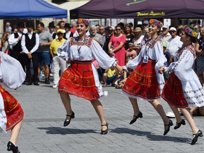 Roztańczony korowód 56. Tygodnia Kultury Beskidzkiej - zdjęcie27