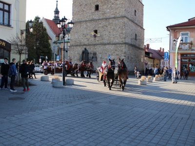 Orszak Świętego Mikołaja na żywieckim Rynku - zdjęcie20