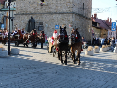 Orszak Świętego Mikołaja na żywieckim Rynku - zdjęcie21