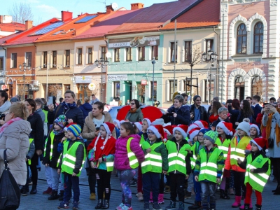 Orszak Świętego Mikołaja na żywieckim Rynku - zdjęcie13