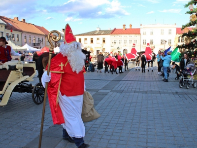 Orszak Świętego Mikołaja na żywieckim Rynku - zdjęcie16