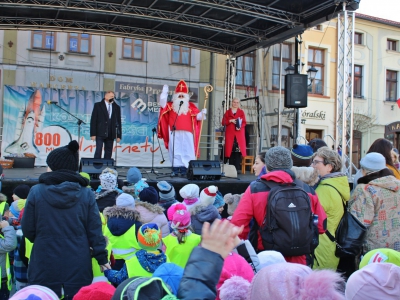 Orszak Świętego Mikołaja na żywieckim Rynku - zdjęcie8