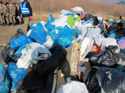 Sprzątanie brzegów Jeziora Żywieckiego - zdjęcie12