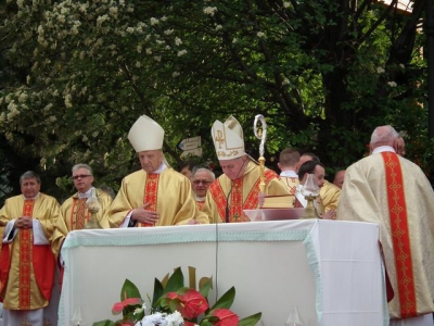 Poświęcenie pomnika Jana Pawła II -22.05.2011 - zdjęcie45