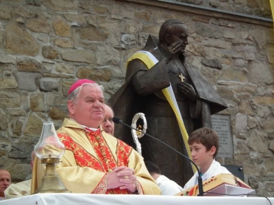 Poświęcenie pomnika Jana Pawła II -22.05.2011 - zdjęcie41