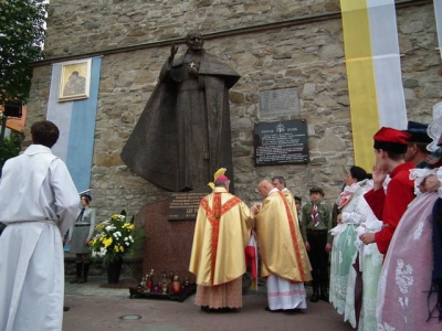 Poświęcenie pomnika Jana Pawła II -22.05.2011 - zdjęcie27
