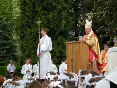 Poświęcenie pomnika Jana Pawła II -22.05.2011 - zdjęcie15