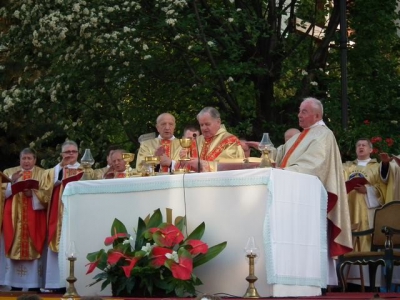 Poświęcenie pomnika Jana Pawła II -22.05.2011 - zdjęcie11