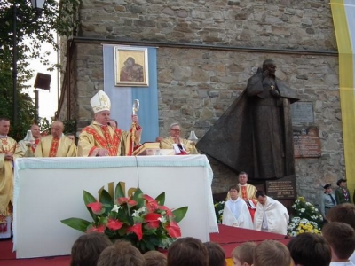 Poświęcenie pomnika Jana Pawła II -22.05.2011 - zdjęcie96