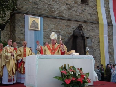 Poświęcenie pomnika Jana Pawła II -22.05.2011 - zdjęcie95