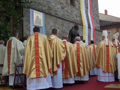 Poświęcenie pomnika Jana Pawła II -22.05.2011 - zdjęcie92