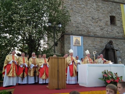 Poświęcenie pomnika Jana Pawła II -22.05.2011 - zdjęcie90