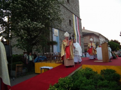 Poświęcenie pomnika Jana Pawła II -22.05.2011 - zdjęcie86
