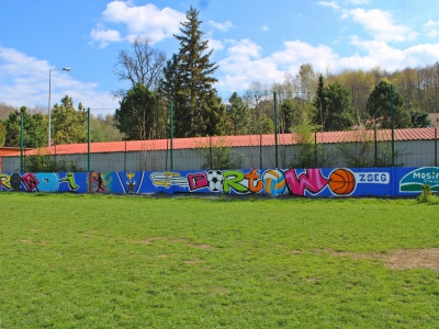 Nowy mural na boisku przy os. Młodych - zdjęcie1