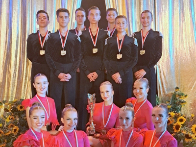Złoty medal na Mistrzostwach Polski Formacji Tanecznych PTT dla formacji Aqua Dance z Żywca - zdjęcie3