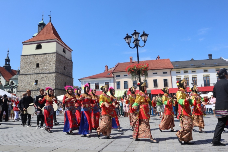 Korowód zespołów 61. TKB